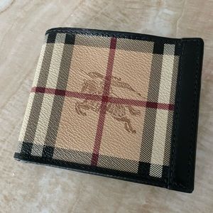 Burberry wallet - bifold